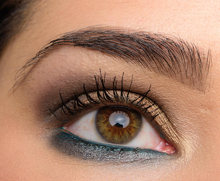 A Gold & Teal Eye | Look Details