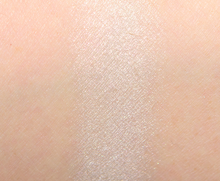 <p class="text-center">Becca Pearl Shimmering Skin Perfector for Eyes</p>