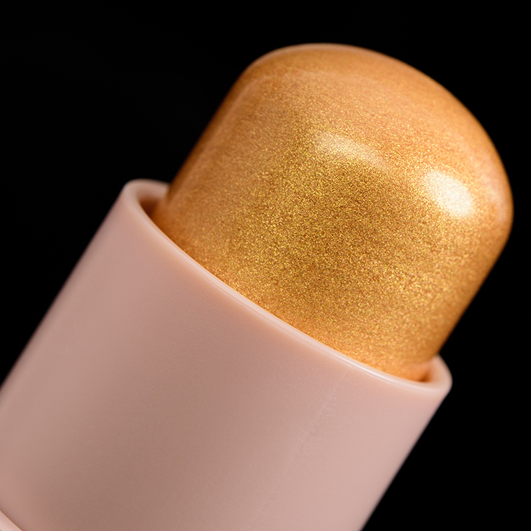 <p class="text-center">Fenty Beauty Blonde Match Stix Shimmer Skinstick</p>