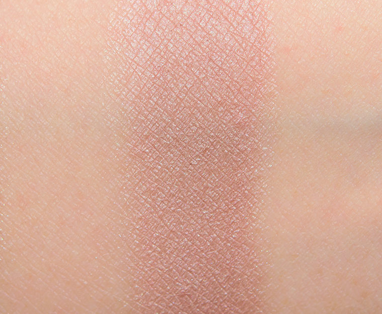 <p class="text-center">LORAC Plum (Mega Pro 4) Eyeshadow</p>