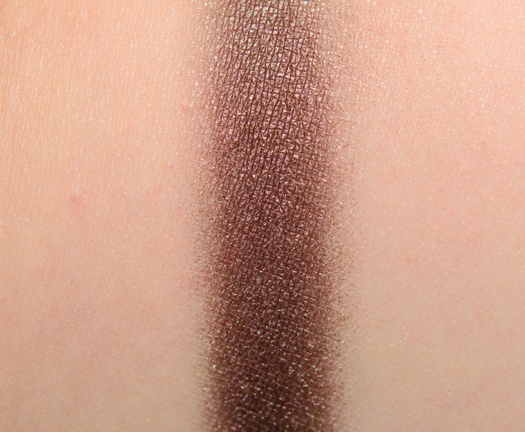 <p class="text-center">Natasha Denona Layla (140M) Metallic Eye Shadow</p>