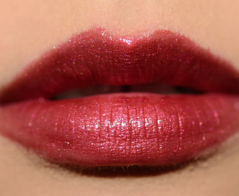 <p class="text-center">Dior Ruby Essence (778) Dior Addict Ultra-Gloss (2016)</p>