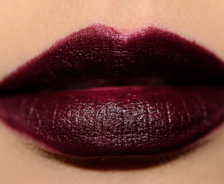 <p class="text-center">MAC Powerhouse Lipstick</p>