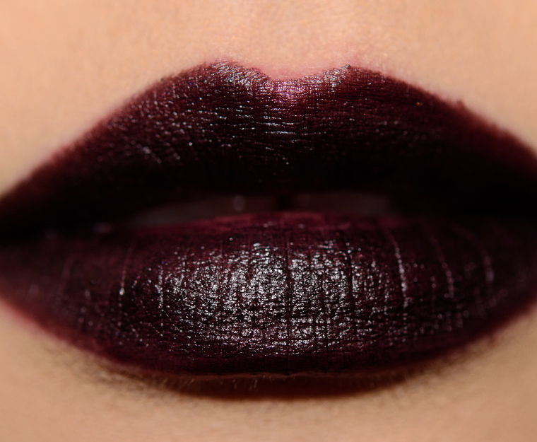 <p class="text-center">MAC Valiant Lipstick</p>