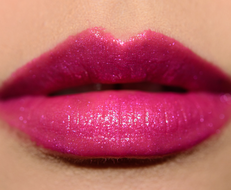 <p class="text-center">NARS Off Limits Photogloss Lip Lacquer</p>