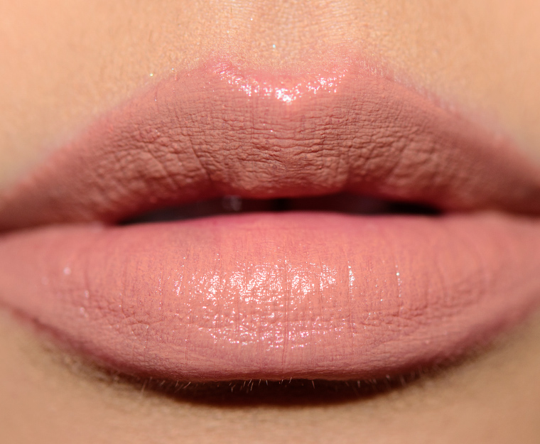 <p class="text-center">Tom Ford Beauty Satin Chic Lip Color</p>