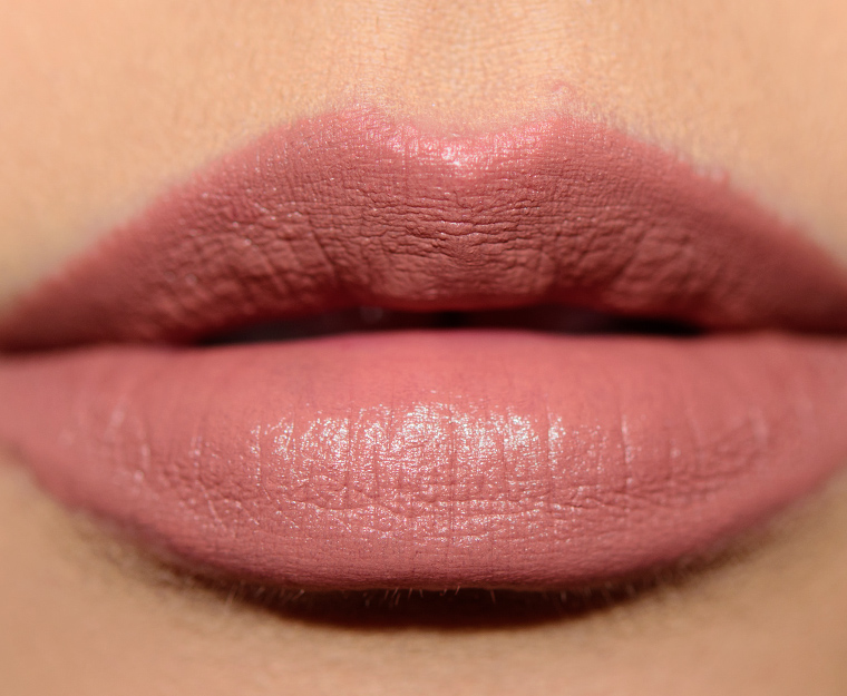 <p class="text-center">Tom Ford Beauty Universal Appeal Lip Color Matte</p>