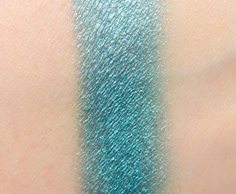 <p class="text-center">Urban Decay Amp Metallic Eyeshadow</p>