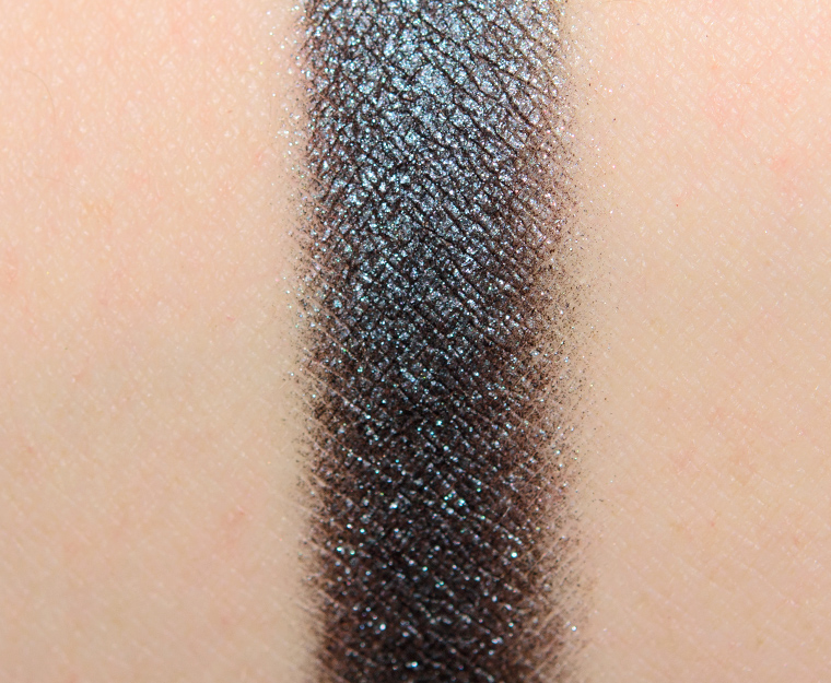 <p class="text-center">Urban Decay Ground Metallic Eyeshadow</p>