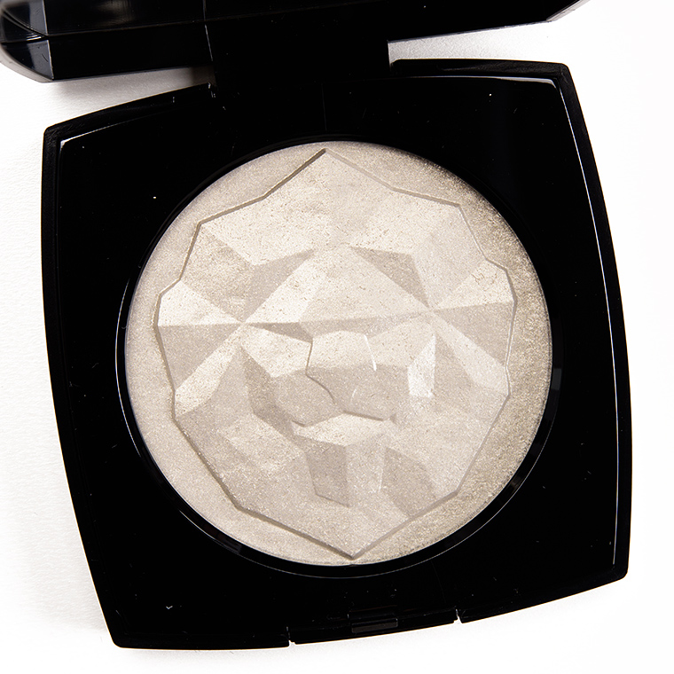 Chanel Or Blanc Le Signe du Lion Illuminating Powder Review & Swatches