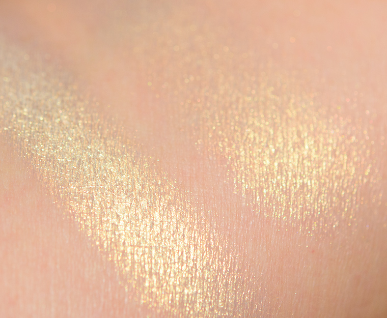 Huda Beauty Northern Lights Powder Highlight
