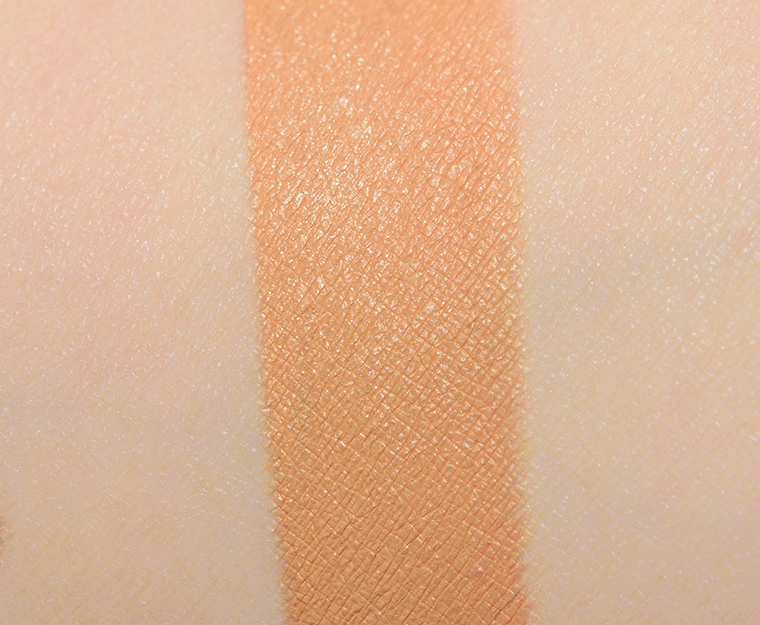 <p class="text-center">NARS Sucre D'Orge Radiant Creamy Concealer</p>