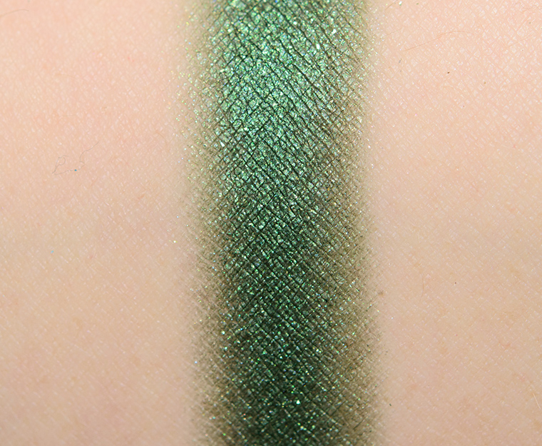<p class="text-center">Make Up For Ever D306 Bottle Green Artist Color Shadow</p>