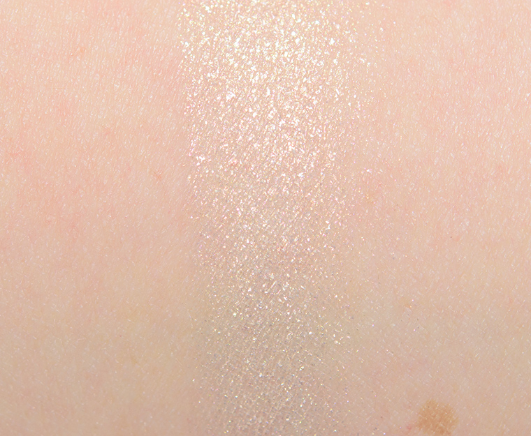 <p class="text-center">Make Up For Ever D716 Crystalline Papaya Artist Color Shadow</p>