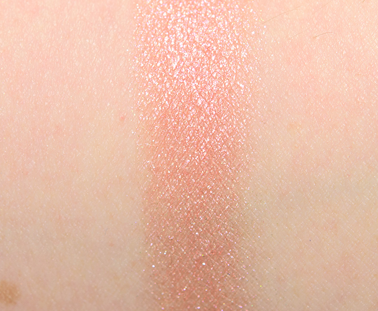 <p class="text-center">Make Up For Ever D750 Frosted Peach Artist Color Shadow</p>