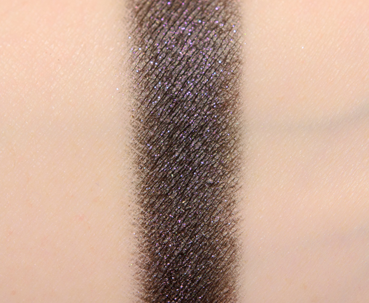 <p class="text-center">Make Up For Ever D830 Black Rose Artist Color Shadow</p>