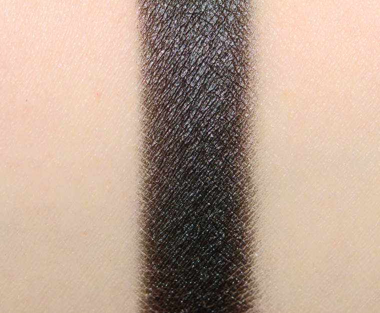 <p class="text-center">Make Up For Ever I102 Onyx Artist Color Shadow</p>