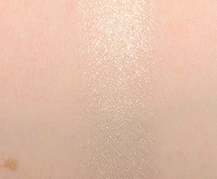 <p class="text-center">Make Up For Ever I514 Pink Ivory Artist Color Shadow</p>