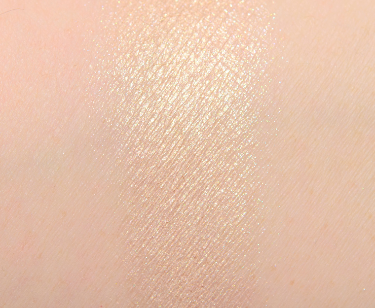 <p class="text-center">Make Up For Ever I520 Pinky Sand Artist Color Shadow</p>