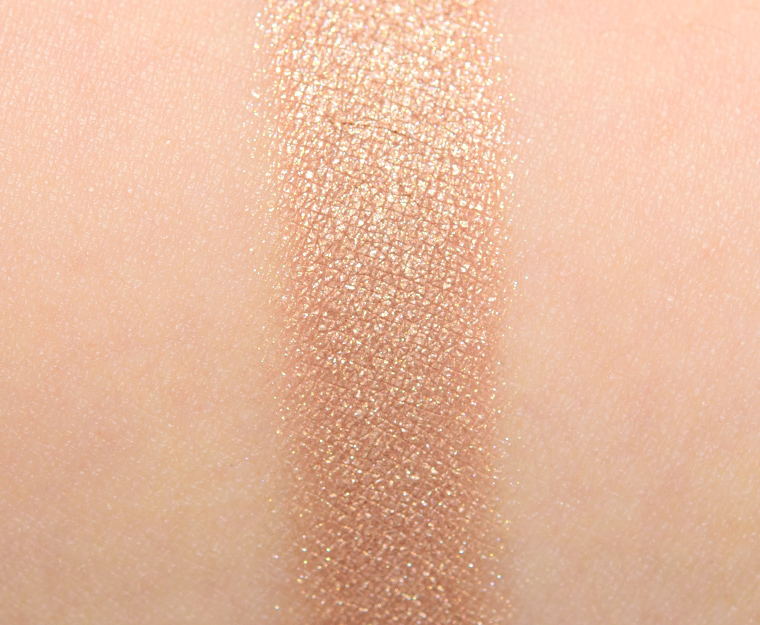 <p class="text-center">Make Up For Ever I538 Pearly Gray Beige Artist Color Shadow</p>