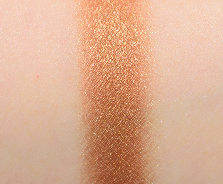 <p class="text-center">Make Up For Ever I662 Amber Brown Artist Color Shadow</p>