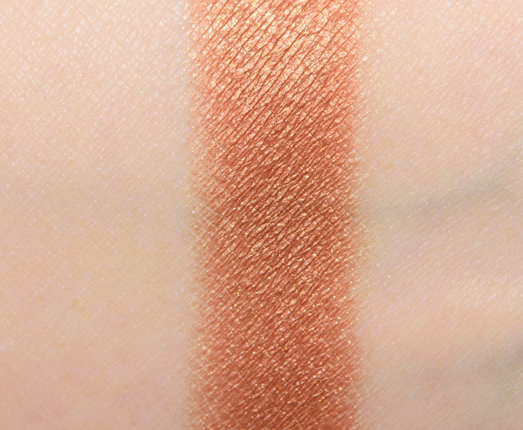 <p class="text-center">Make Up For Ever I702 Mahogany Artist Color Shadow</p>