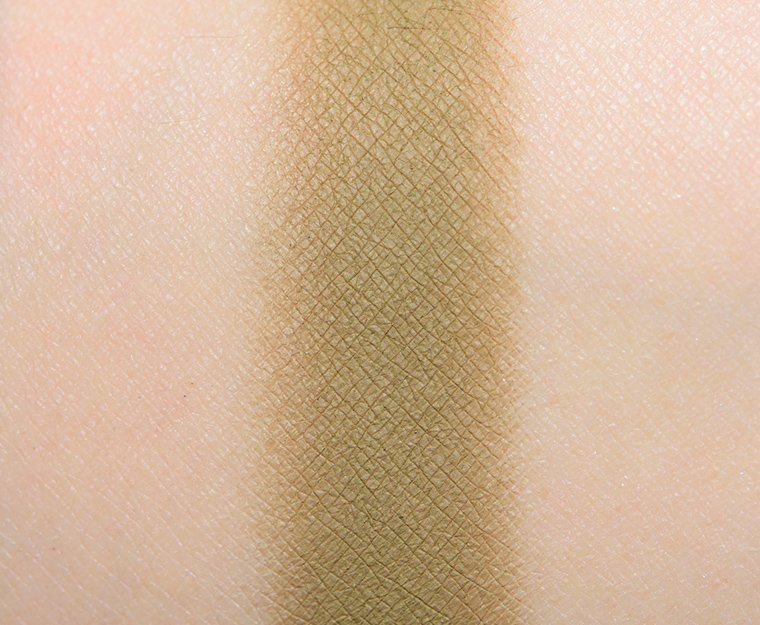 <p class="text-center">Make Up For Ever M322 Khaki Artist Color Shadow</p>