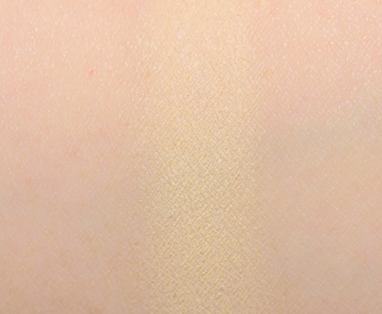 <p class="text-center">Make Up For Ever M510 Vanilla Artist Color Shadow</p>