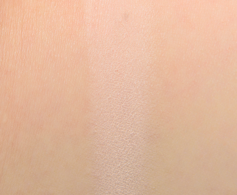 <p class="text-center">Make Up For Ever M532 Sugar Coated Candy Artist Color Shadow</p>
