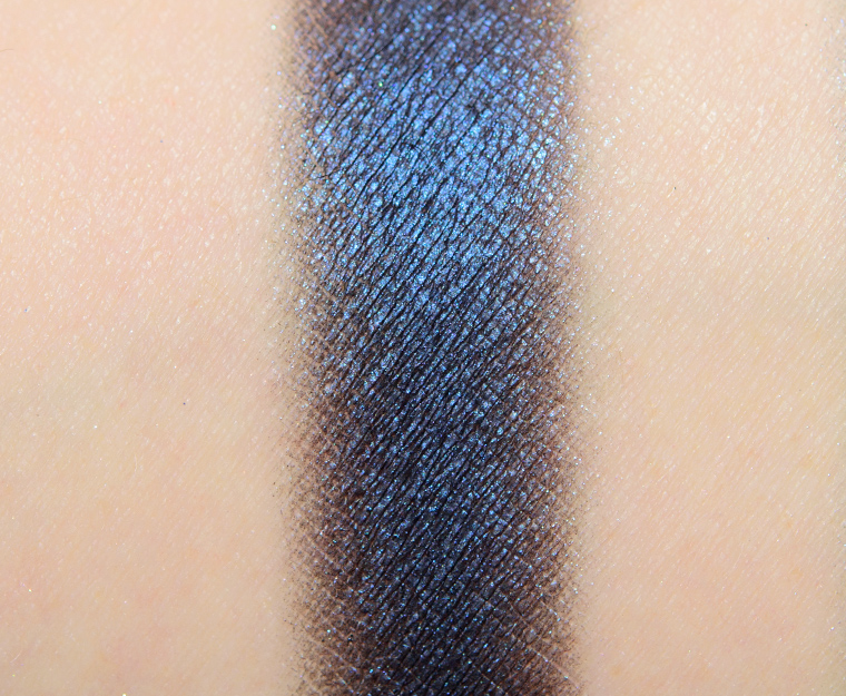 <p class="text-center">Make Up For Ever ME224 Navy Blue Artist Color Shadow</p>
