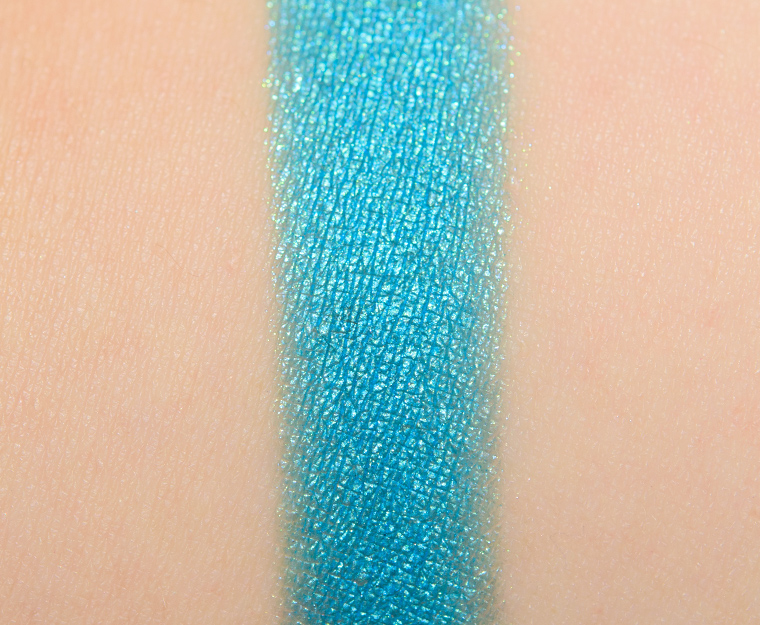 <p class="text-center">Make Up For Ever ME232 Turquoise Blue Artist Color Shadow</p>