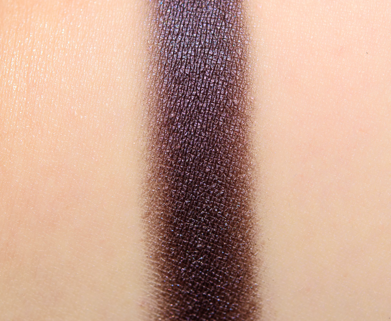 <p class="text-center">Make Up For Ever ME930 Black Purple Artist Color Shadow</p>