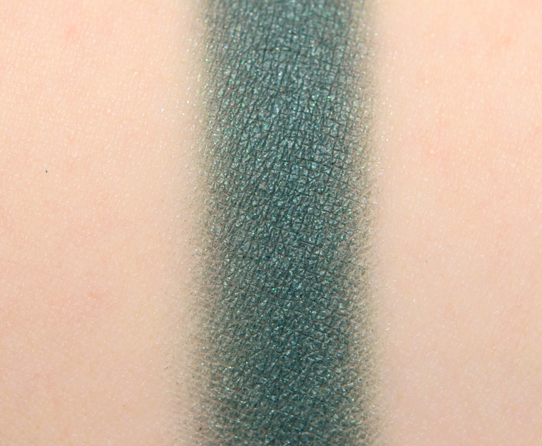 <p class="text-center">Make Up For Ever S300 Pine Green Artist Color Shadow</p>