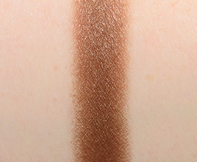 <p class="text-center">Make Up For Ever S616 Chocolate Artist Color Shadow</p>
