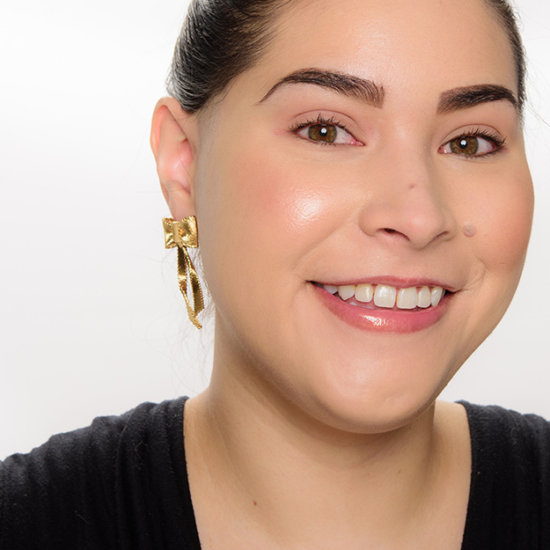 Makeup Revolution Liquid Rose Gold Liquid Highlighter Review, Photos