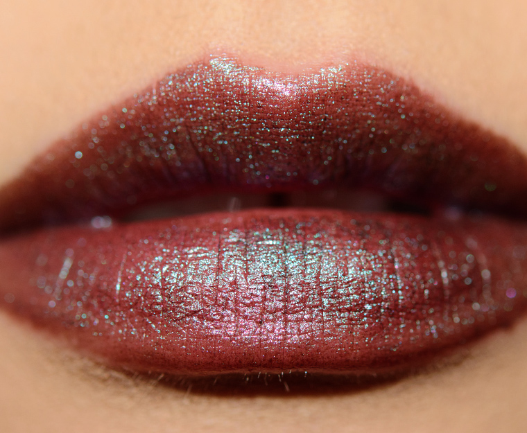 <p class="text-center">Bite Beauty Peacock Pearl Prismatic Multistick</p>