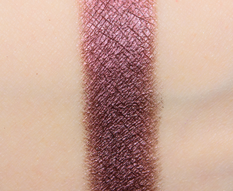 <p class="text-center">Pat McGrath Blue Blood EYEdols Eyeshadow</p>
