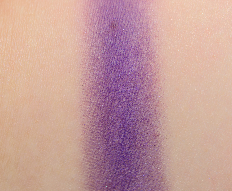 <p class="text-center">MAC Club New Wave Mix Eyeshadow</p>