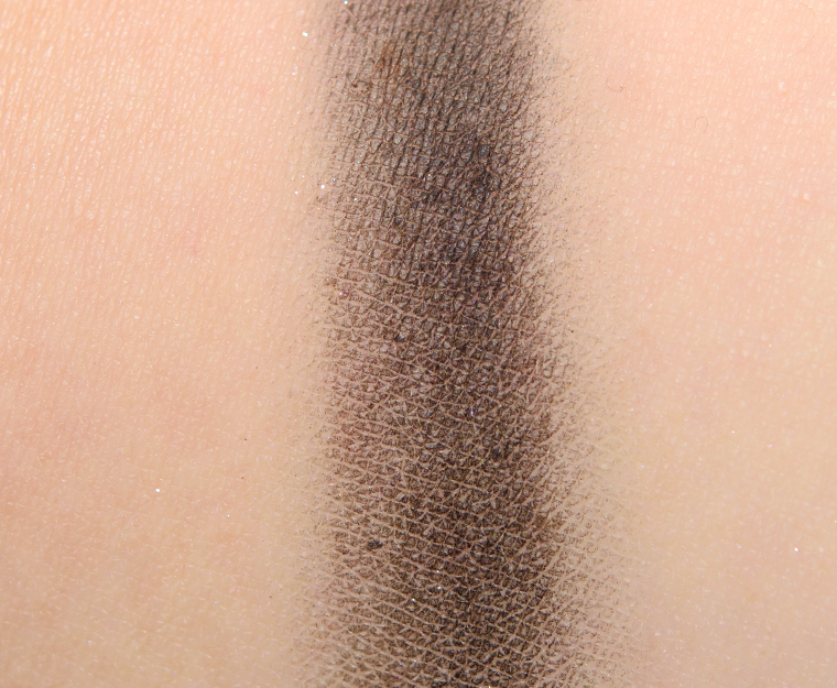 <p class="text-center">MAC Raven Eyed Eyeshadow</p>