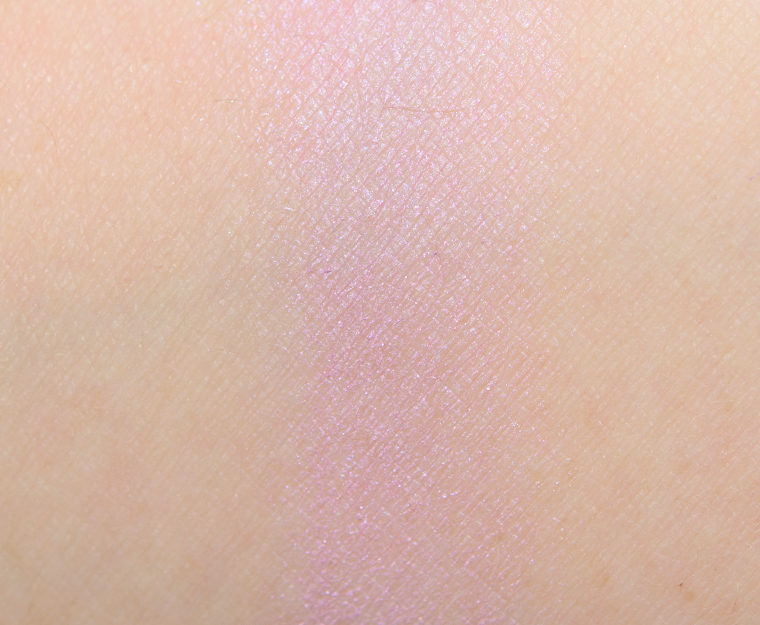 <p class="text-center">MAC She's a Machine Eyeshadow</p>