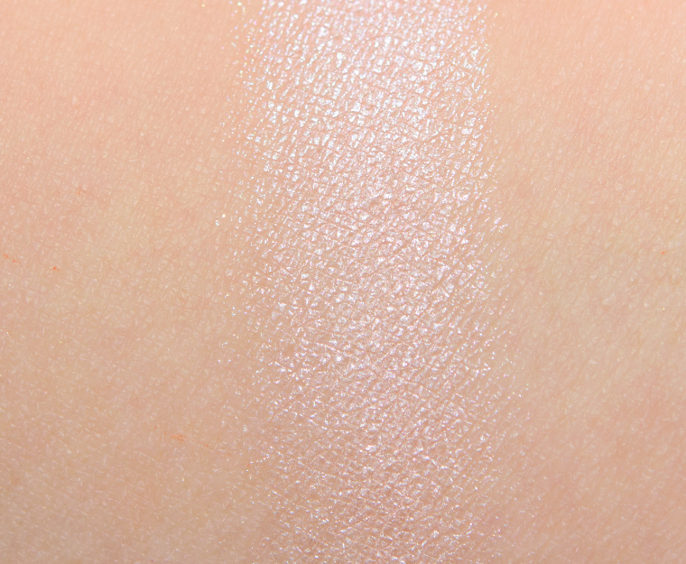 <p class="text-center">MAC Superior Sound Eyeshadow</p>
