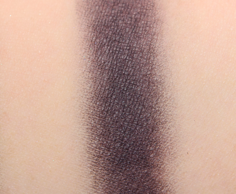 <p class="text-center">MAC Video Emotions Eyeshadow</p>
