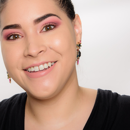 Stila Kitten Glitter & Glow Highlighter Review, Photos, Swatches