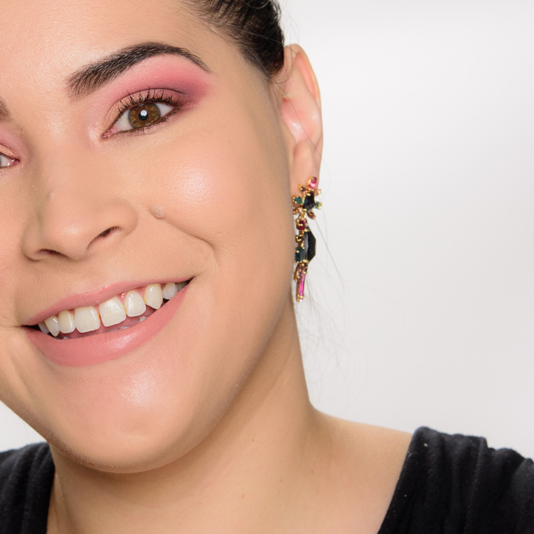 Stila Painted Lady Glitter & Glow Highlighter