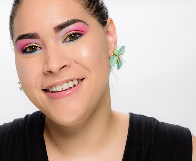 Too Faced Rainbow Strobe Rainbow Effect Highlighter
