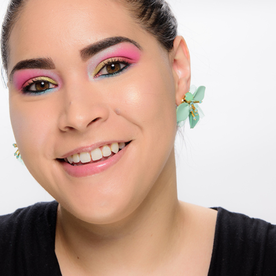 Too Faced Rainbow Strobe Rainbow Effect Highlighter Review & Swatches