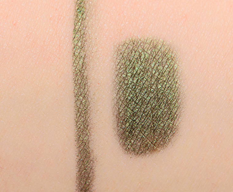 <p class="text-center">MAC Mossy Green Powerpoint Eye Pencil</p>