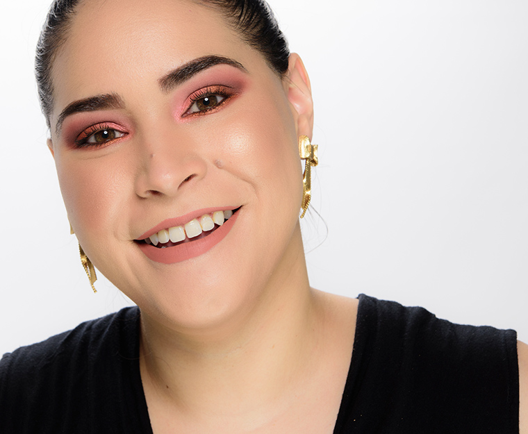 Becca Gradient Glow Shimmering Skin Perfector Pressed