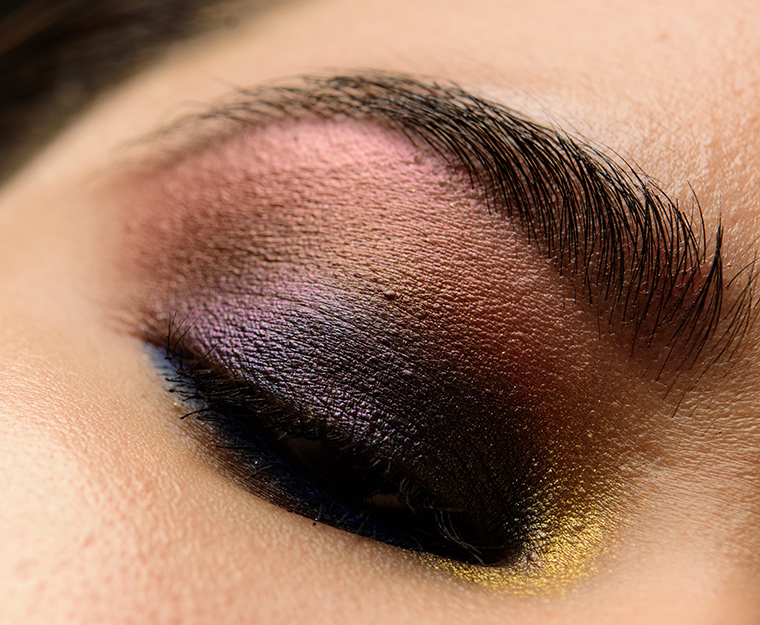 Fyrinnae Stained Glass | < a href="https://www.temptalia.com/looks/a-smoldering-green-bronze-eye-look-featuring-fyrinnae/">Look Details, Low light, f/7.1