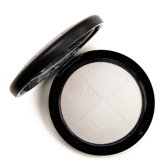 MAC Barely Dressed Mineralize Skinfinish
